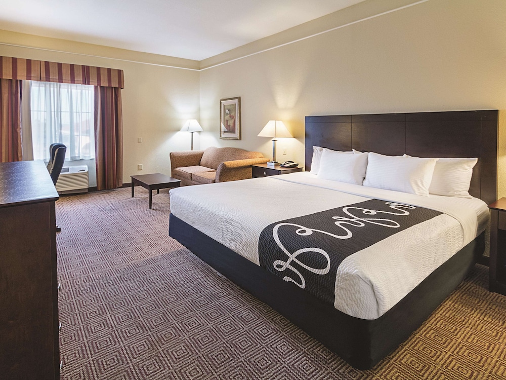 La Quinta Inn And Suites By Wyndham Waxahachie 8/40