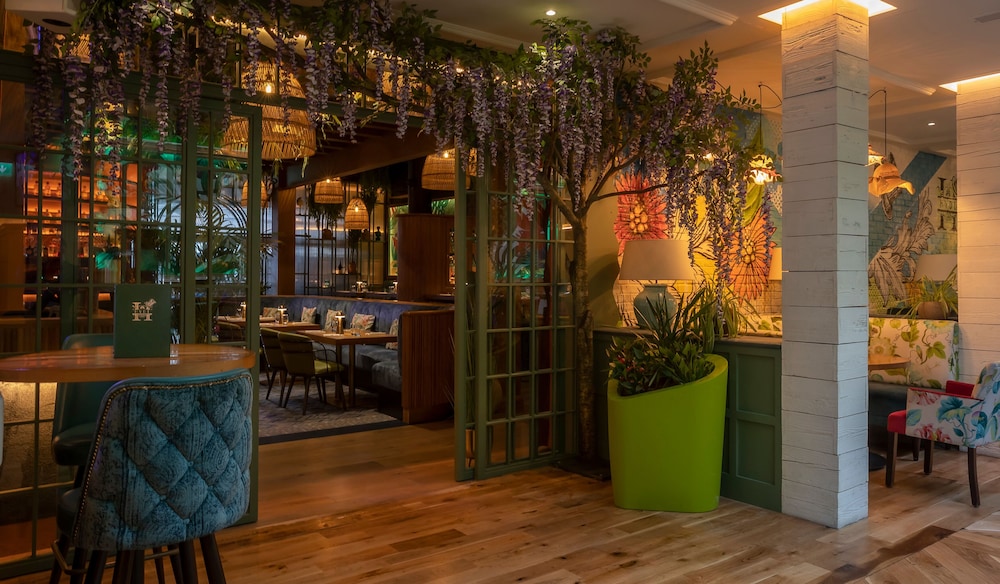 Hyde Hotel 26/38
