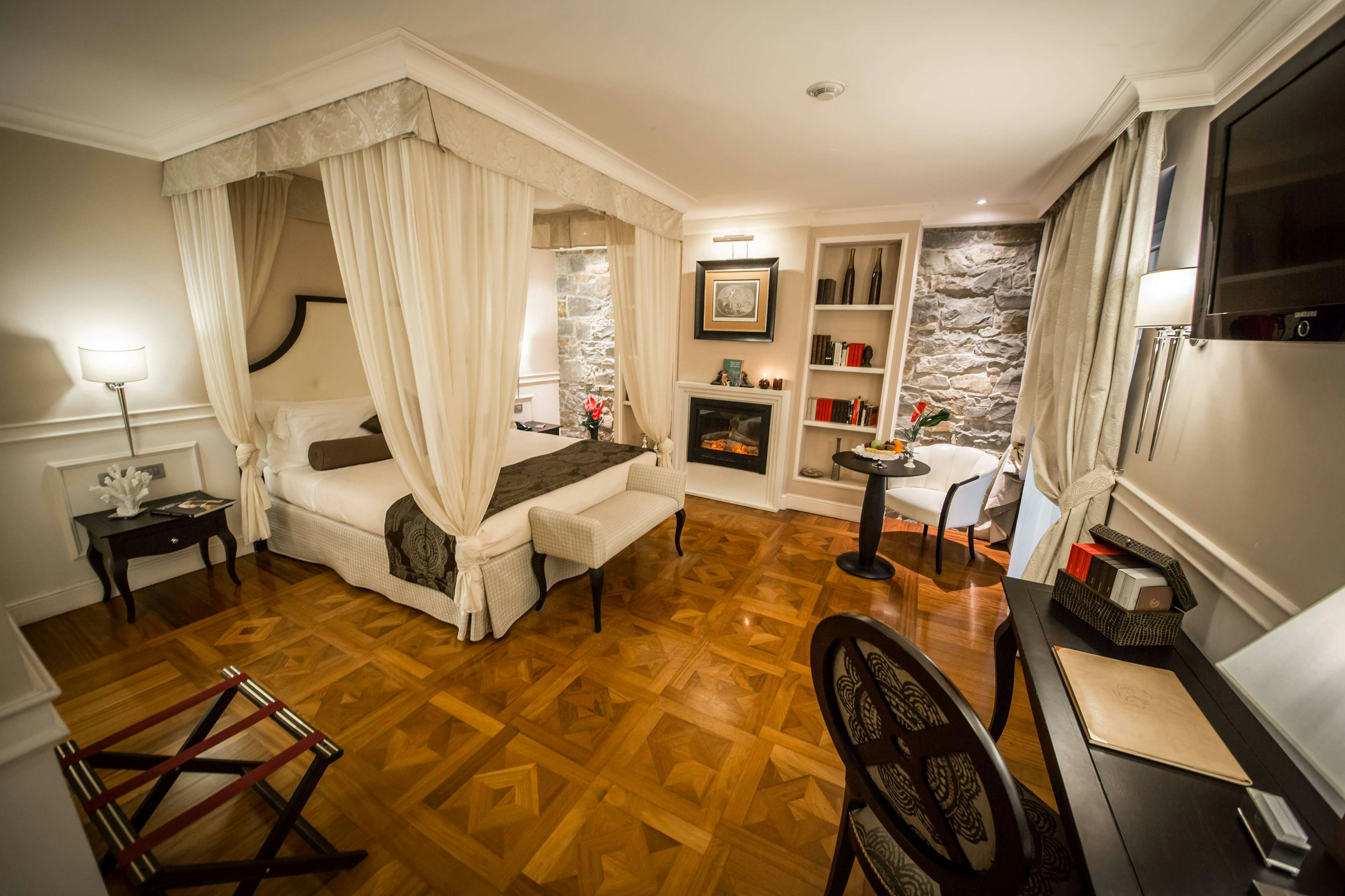 Victoria Hotel Letterario 35/40