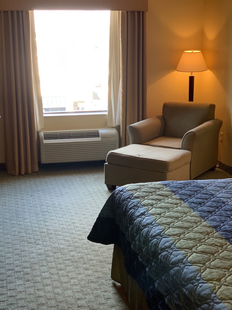 Ambassador Inn and Suites Tuscaloosa 26/57