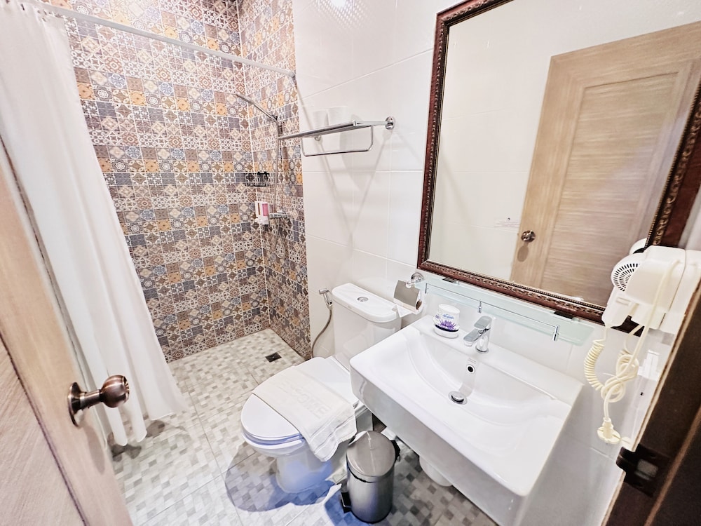 The Luna Hostel 48/50