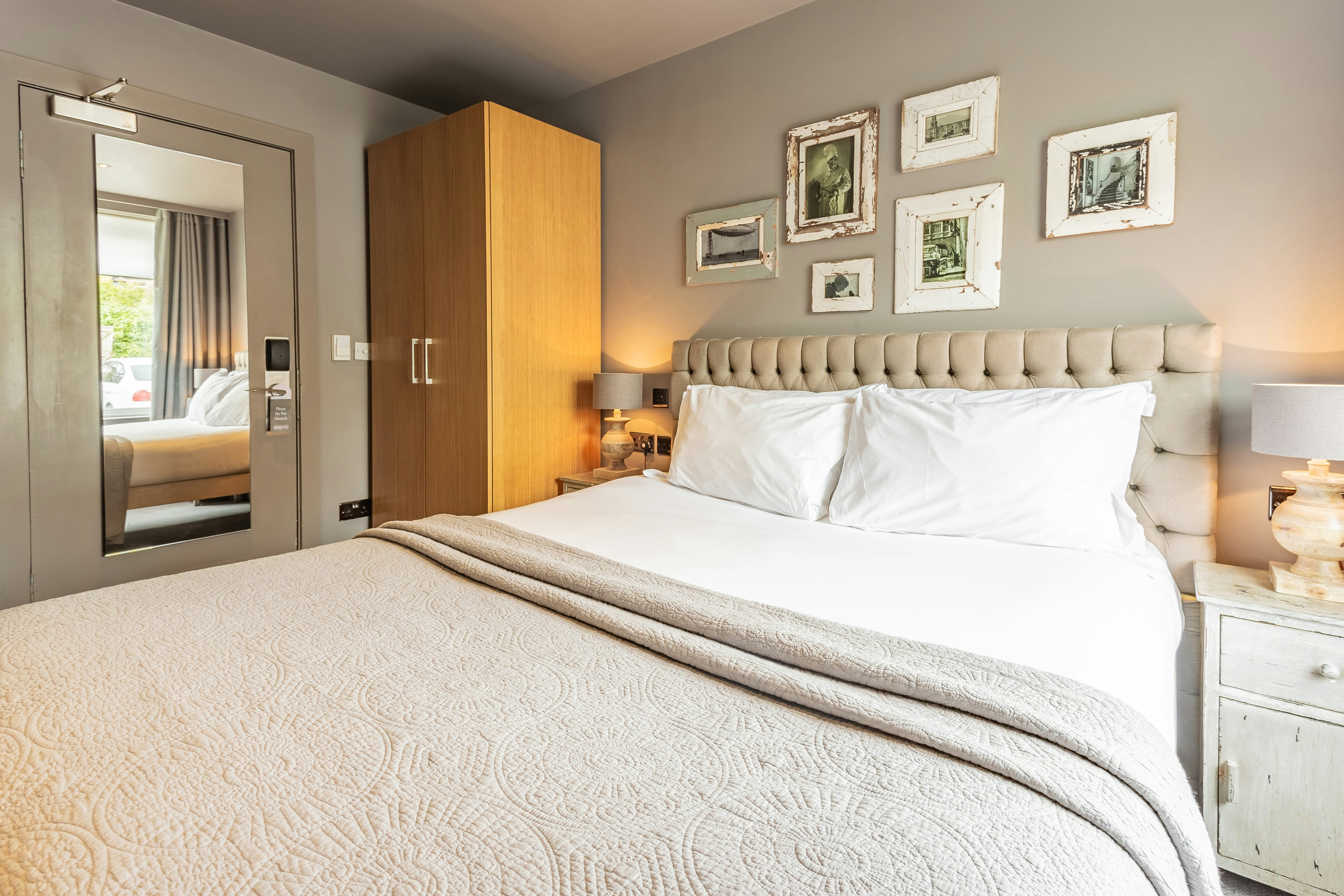 COZY, DOUBLE BED