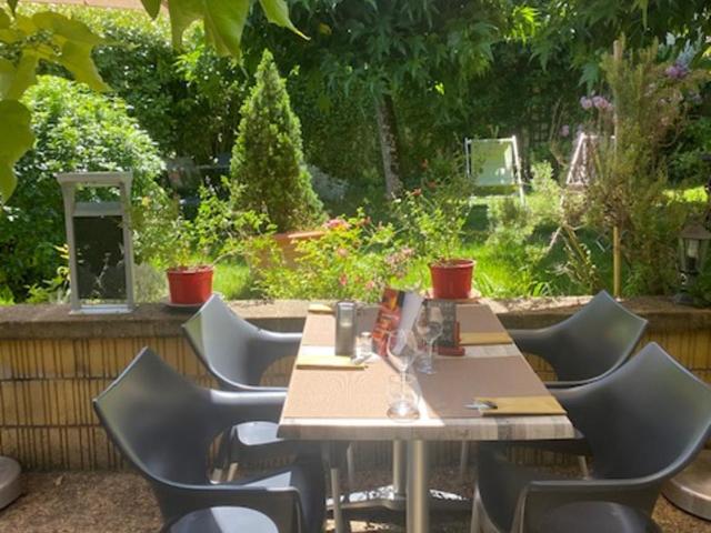 HOTEL LE CYGNE 32/50