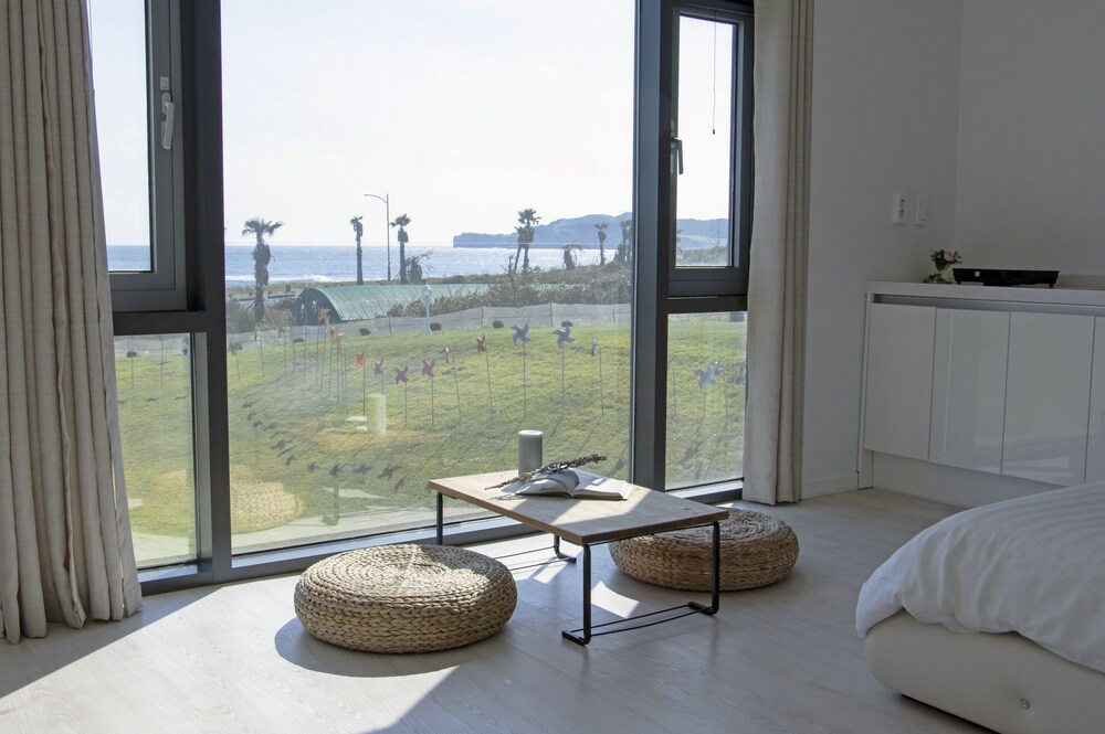 Sun And Moon Resort 72/100