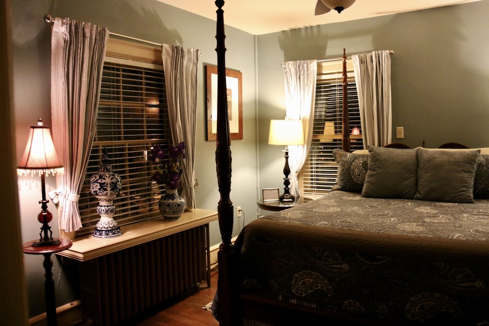 Williamsburg Manor B&amp;B 31/50
