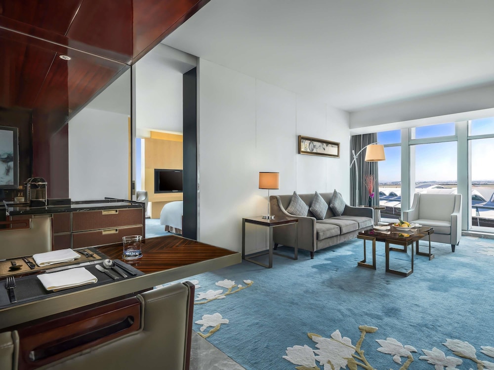 Pullman Guangzhou Baiyun Airport Hotel 37/77