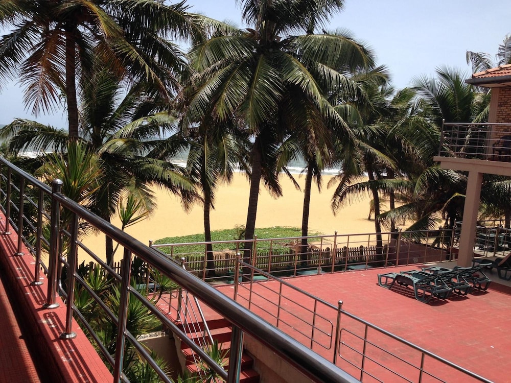 Oasis Beach Resort 24/41