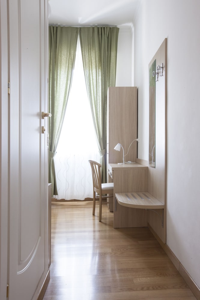 Albergo Amalfi Milano 2/67