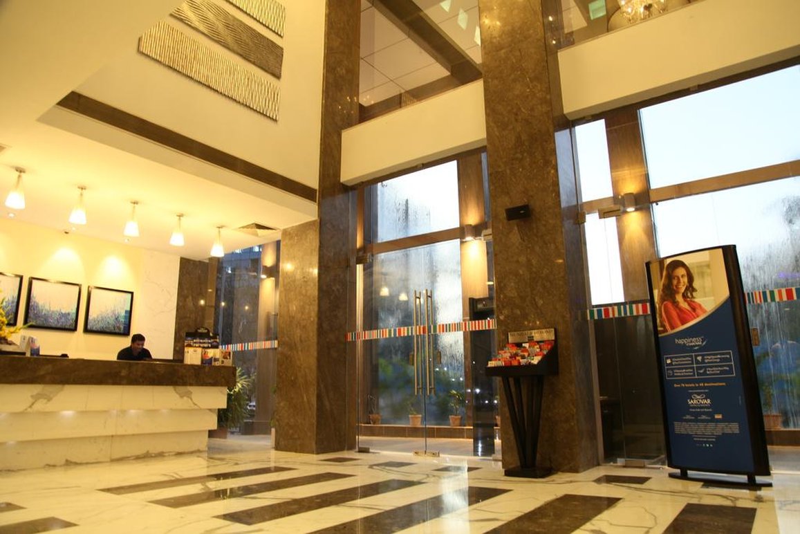 Grand Hometel Malad 4/27