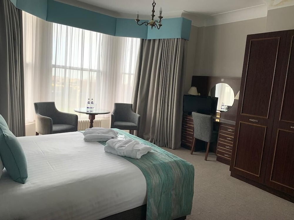 Royal Clifton Hotel 7/51