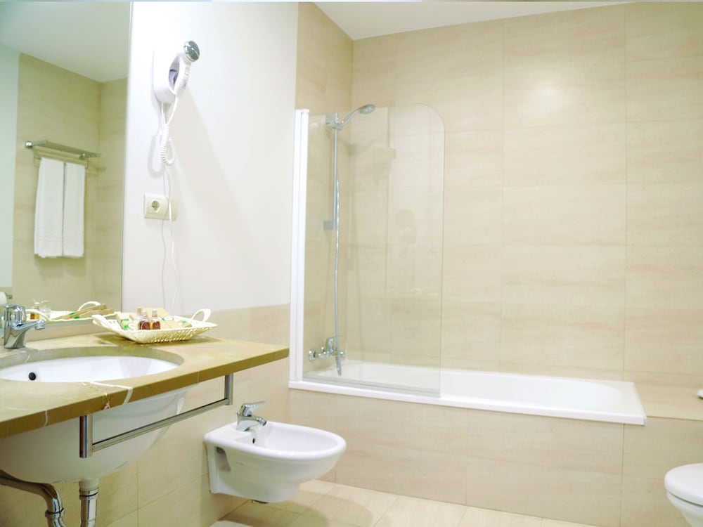 Hotel Bodega El Juncal 48/50