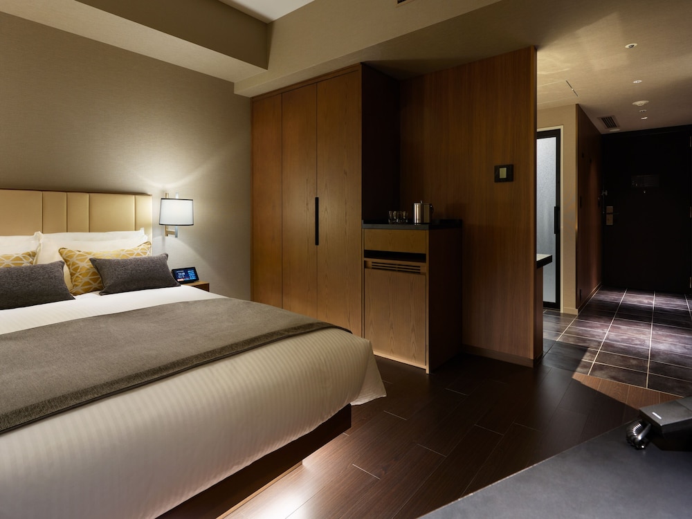 ROOM, QUEEN BED, ACCESSIBLE