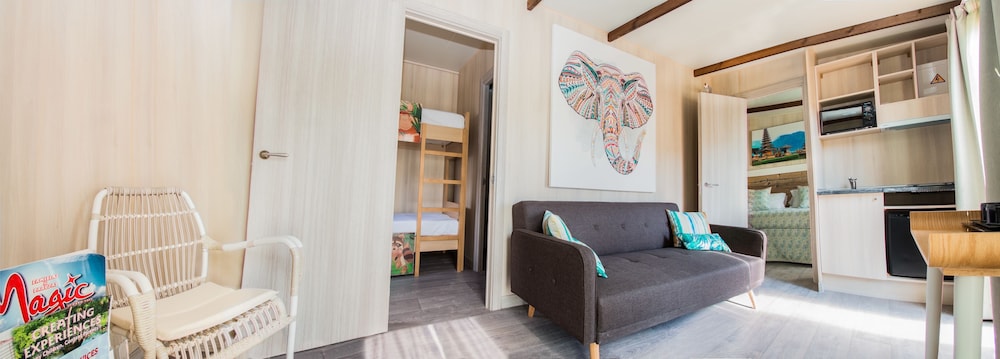 Magic Natura Animal, Water Park & Polynesian Lodge Resort 27/31
