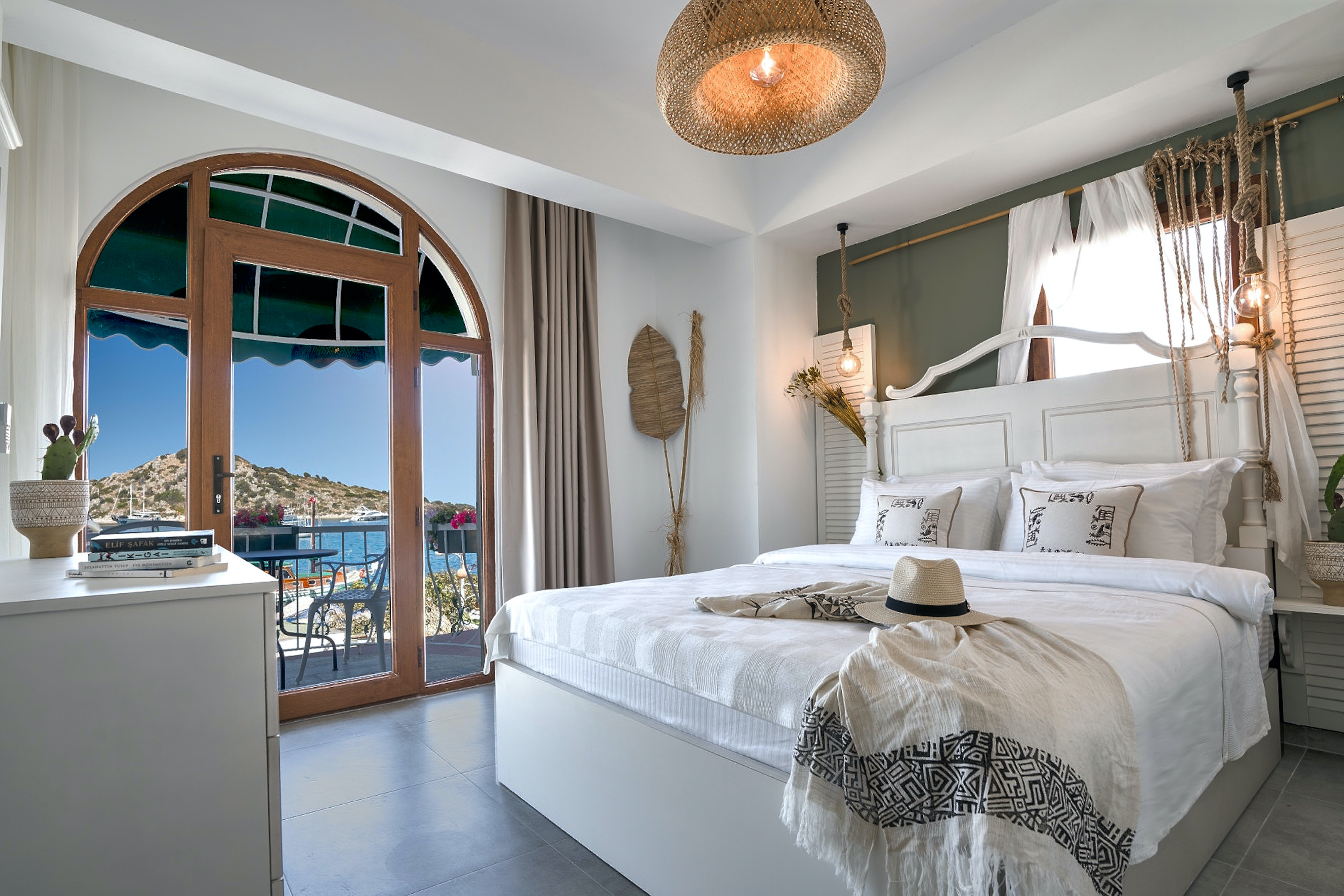 Room, Sea View
