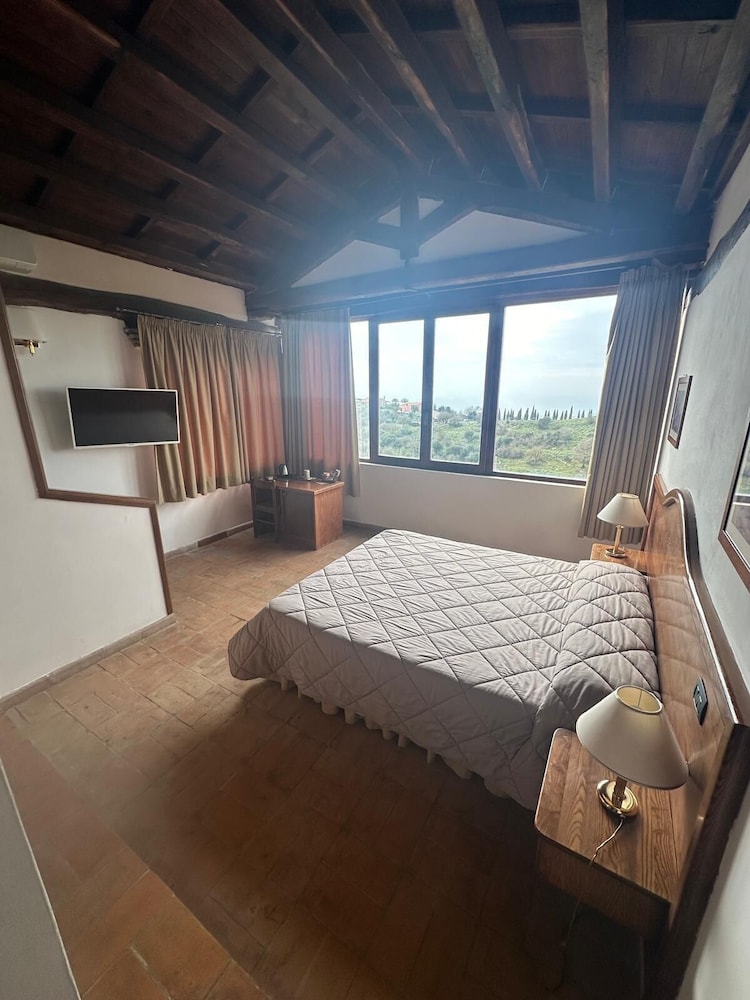 SUPERIOR, DOUBLE OR TWIN BED, SEA VIEW, PATIO