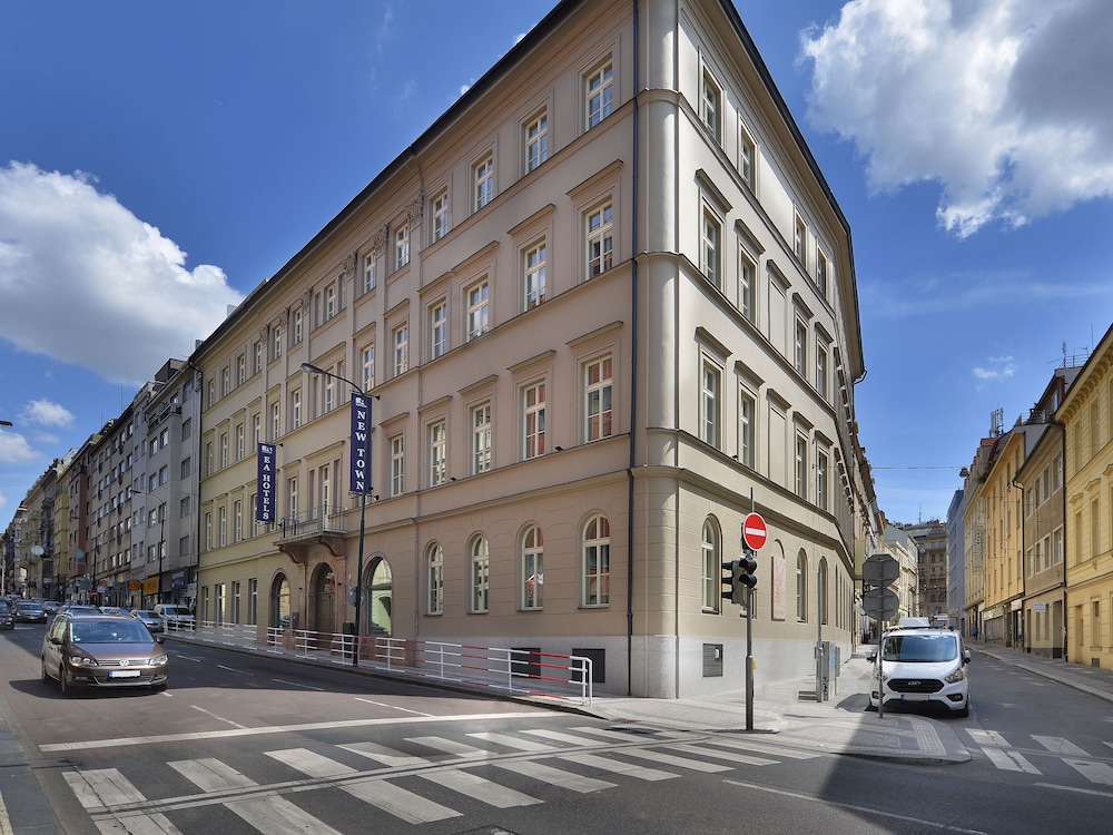 Ea Hotel New Town 40/47