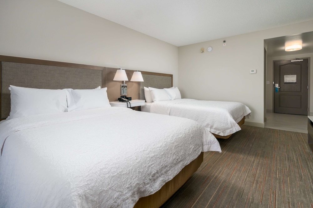 Hampton Inn By Hilton Springfield 32/49
