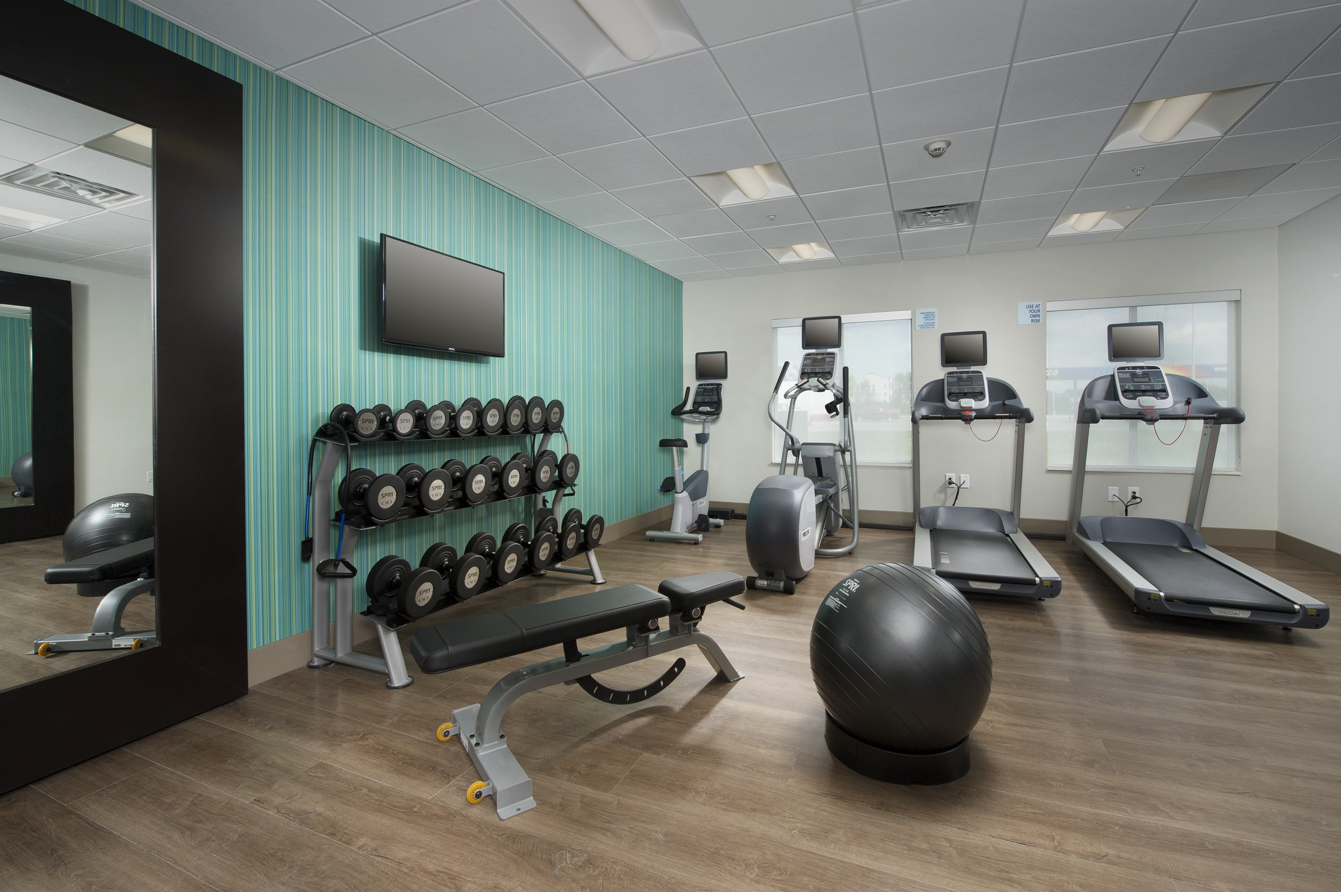 Holiday Inn Express & Suites Bay City 13/19