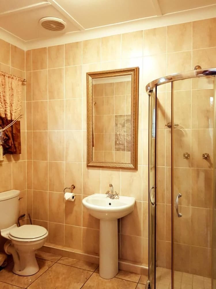 Kimberley Manor Guesthouse 46/50