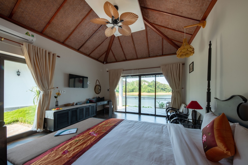 Phong Nha Lake House 21/74