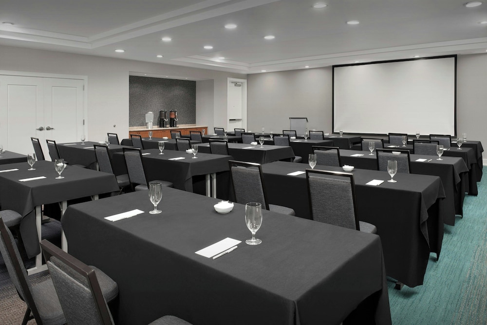 Residence Inn by Marriott Bellevue Downtown 32/50