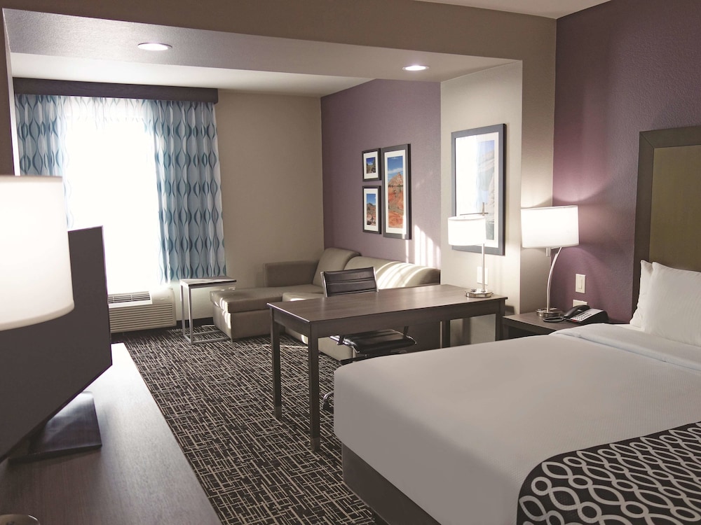 La Quinta Inn Suites By Wyndham Pampa 19/52