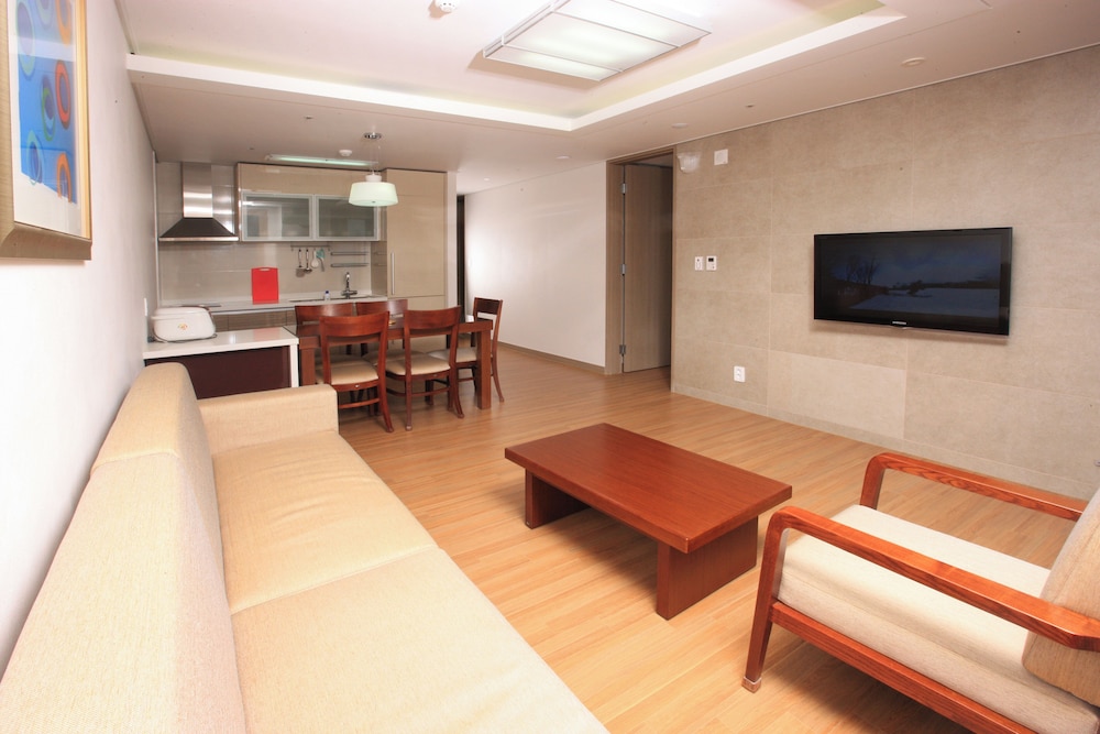 High1 Condominium 29/50