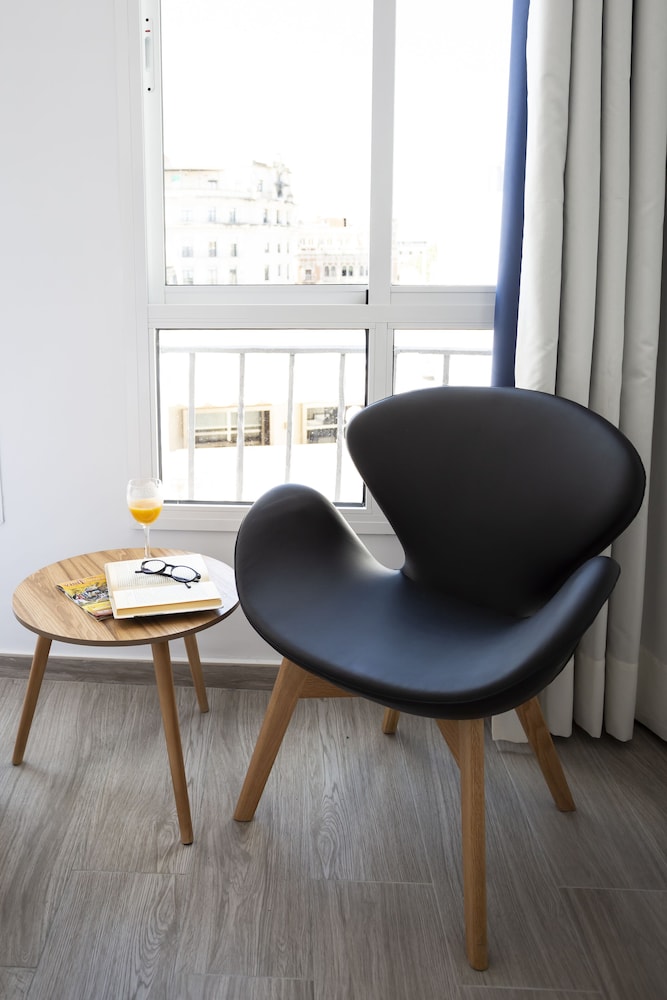 Basic Hotel Sevilla Catedral 49/65