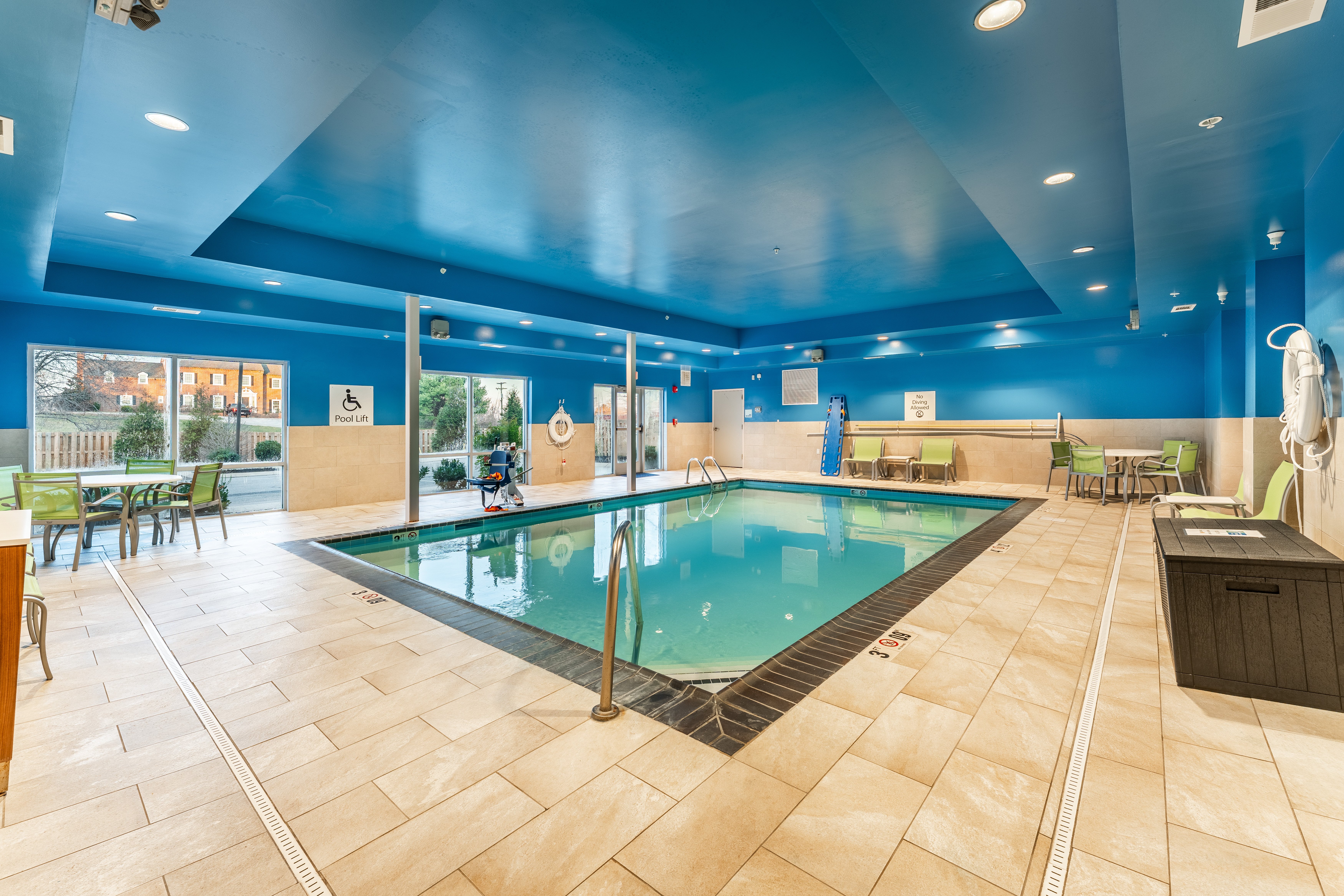 Holiday Inn Express Suites Nashville North Springfield 41/77