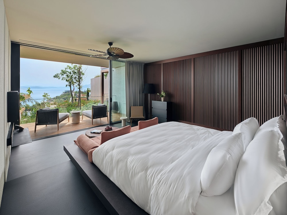 Sea, Suite, King Bed
