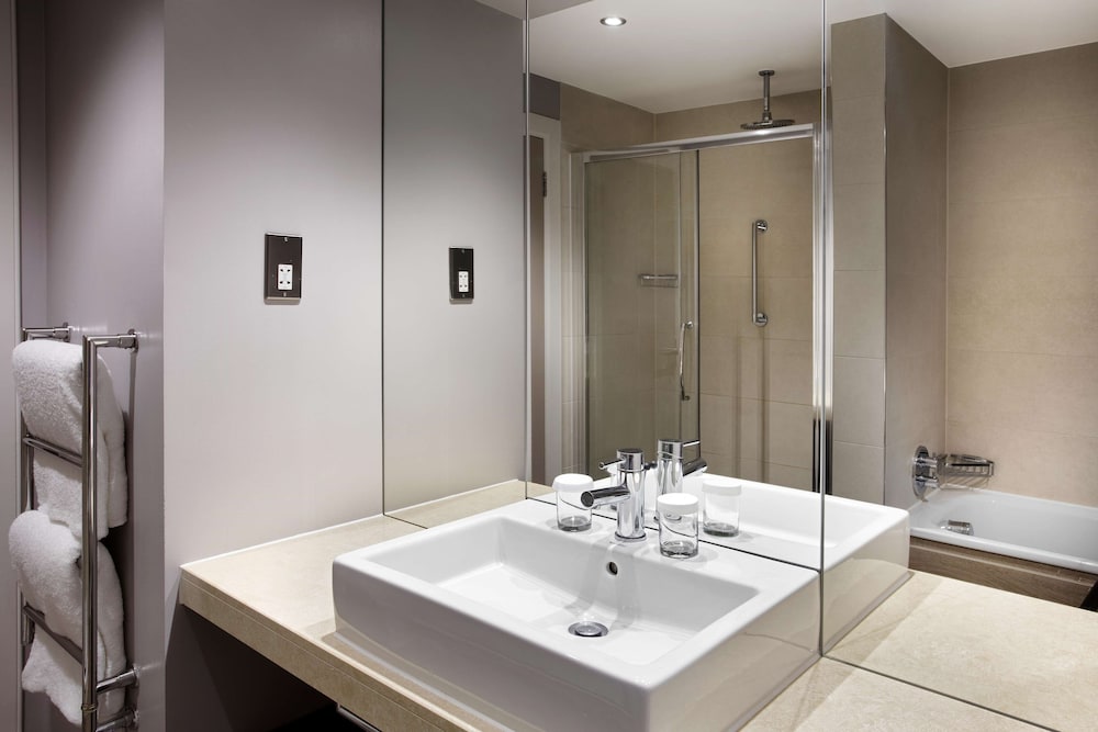 Doubletree By Hilton Glasgow Central 16/79