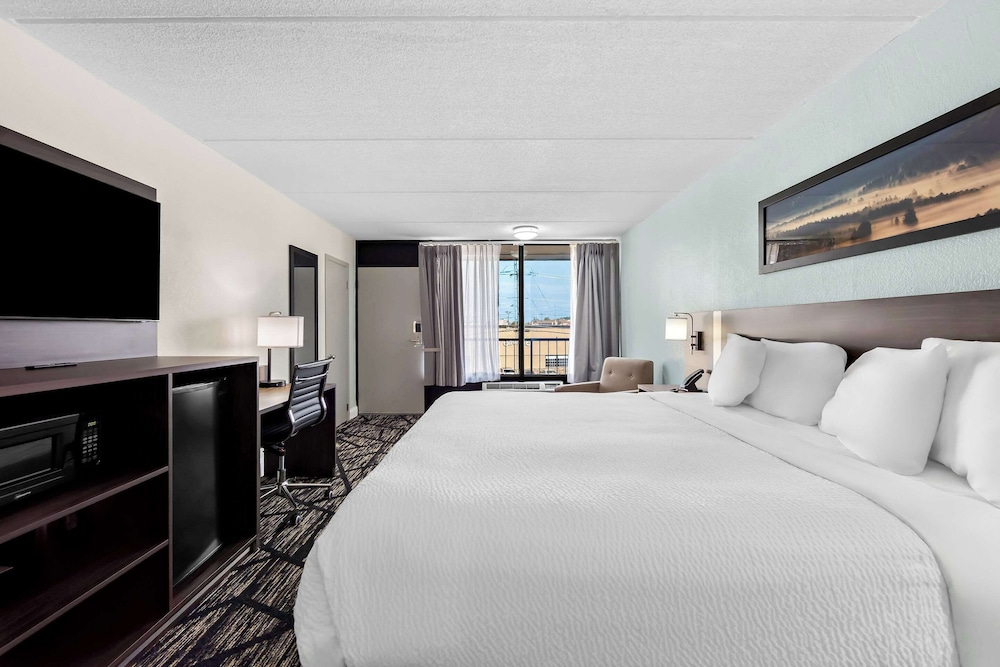 ROOM, KING BED, ACCESSIBLE