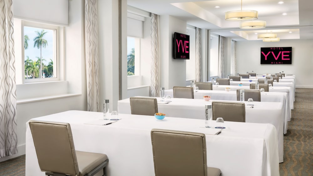YVE HOTEL MIAMI 40/50