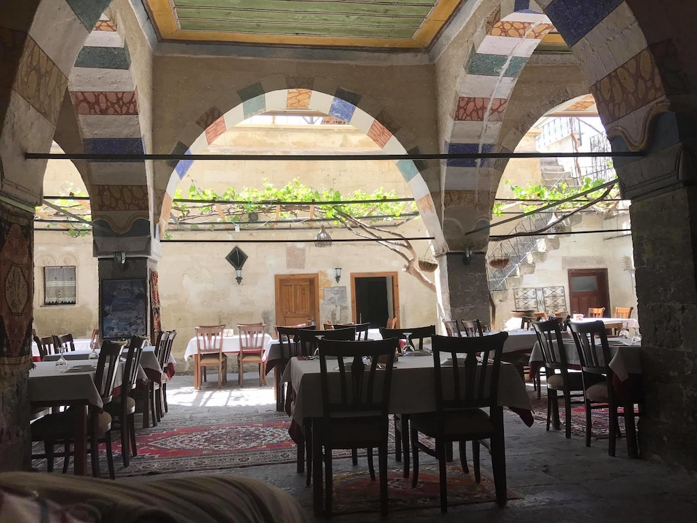 Old Greek House 13/19