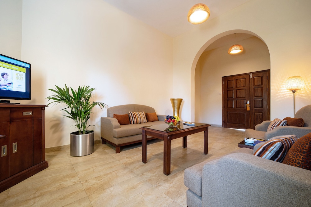 Umm Al Quwain Beach Hotel 30/47