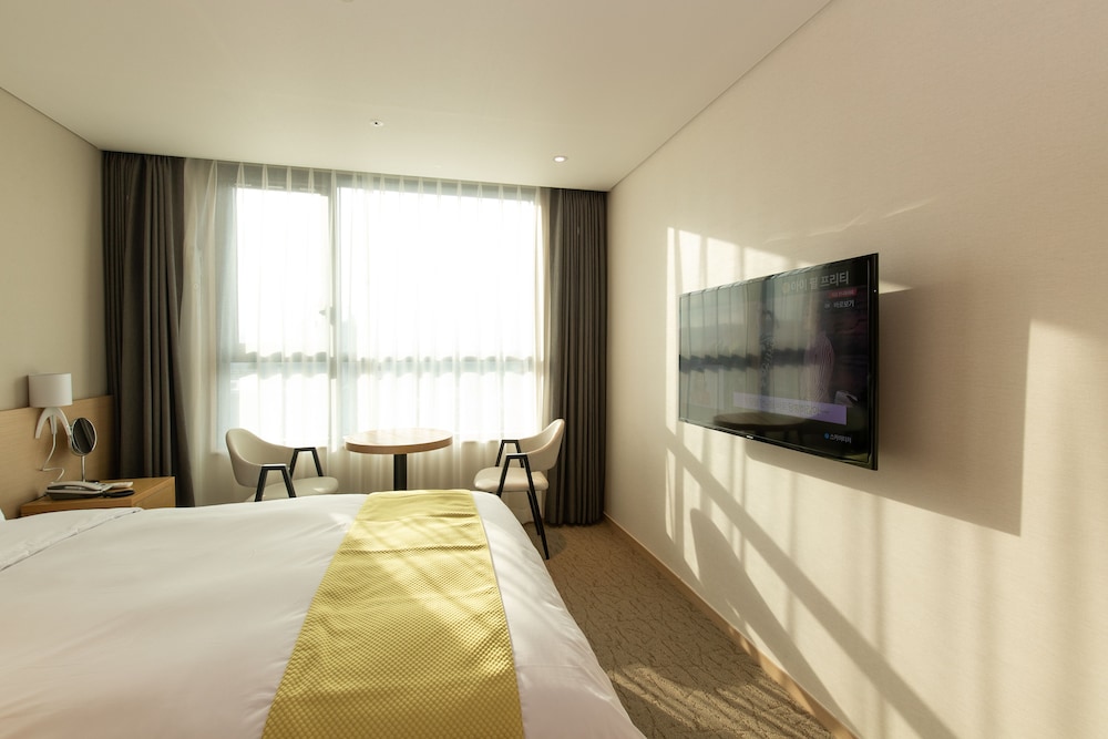 HOTEL WIN STORY 10/52
