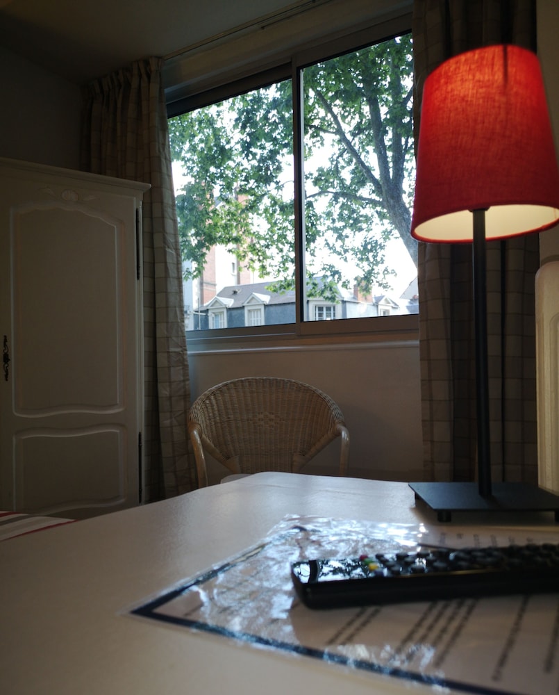 Trianon Hotel 20/36