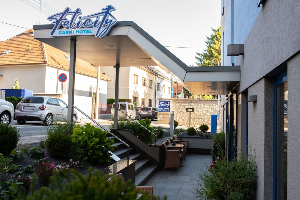 Hotel Blue Garni 55/58
