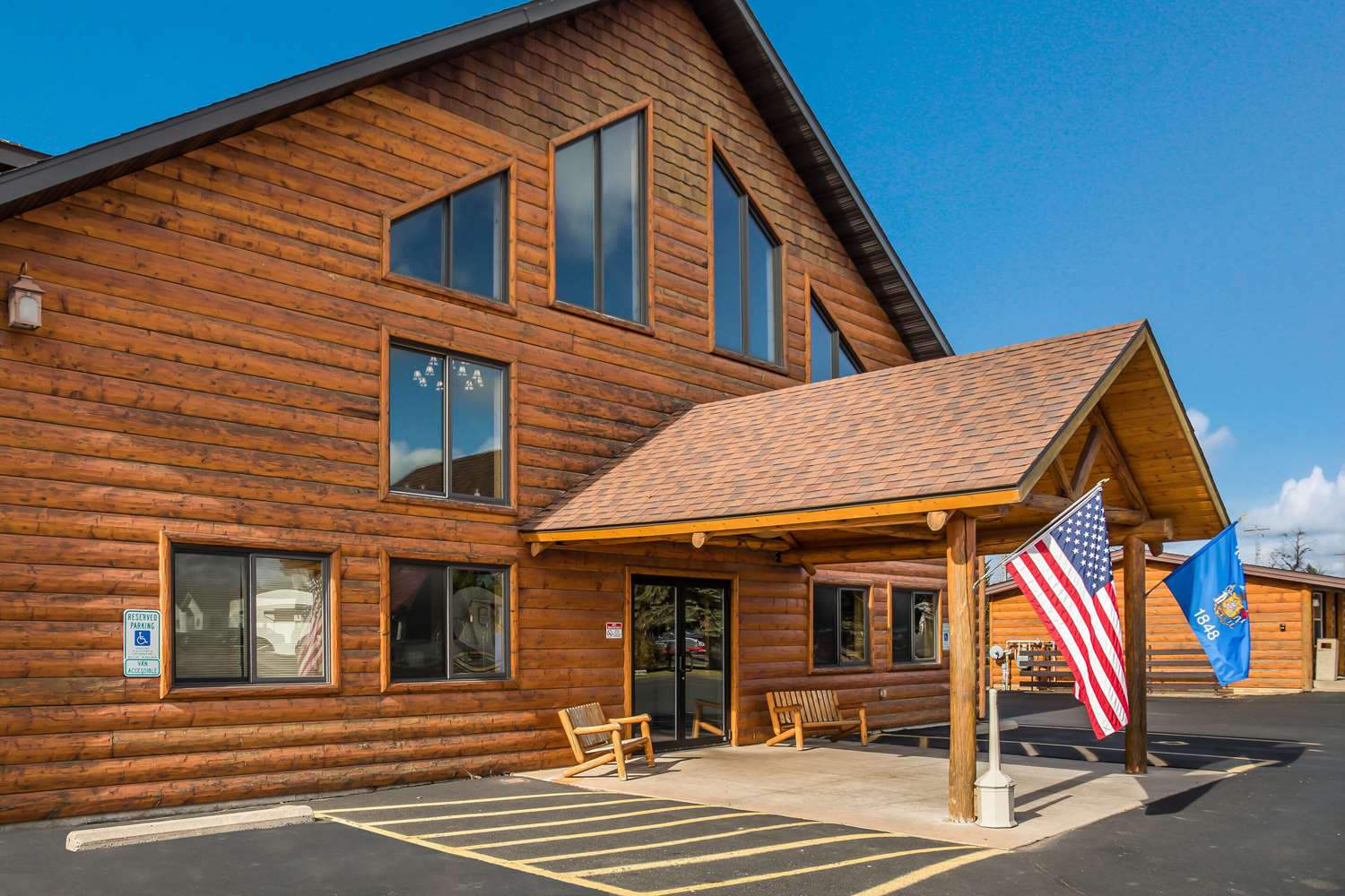 Econo Lodge Rice Lake 12/15