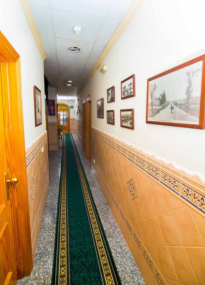 Hostal Los Corchos 8/31