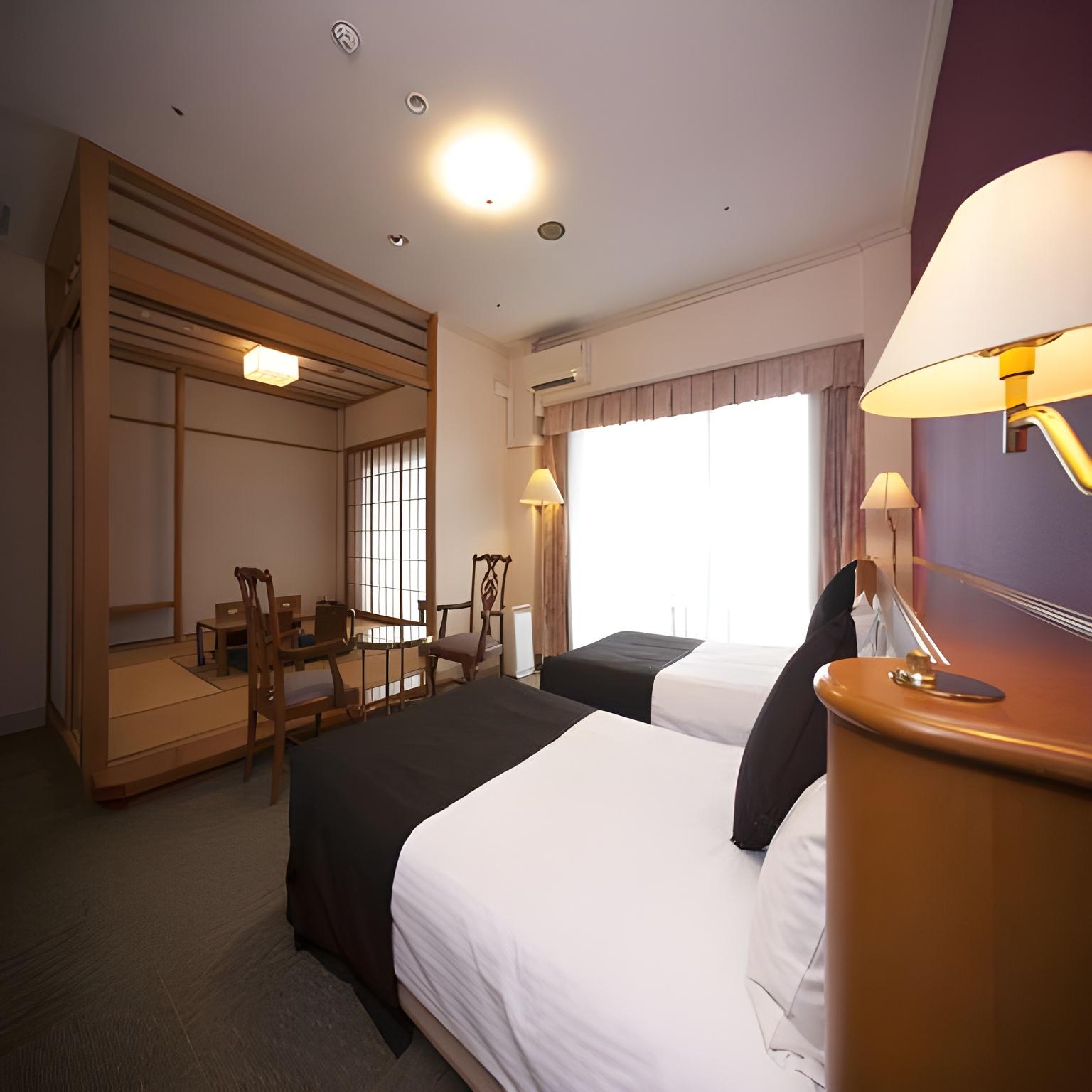 Semi Western, Style, Suite