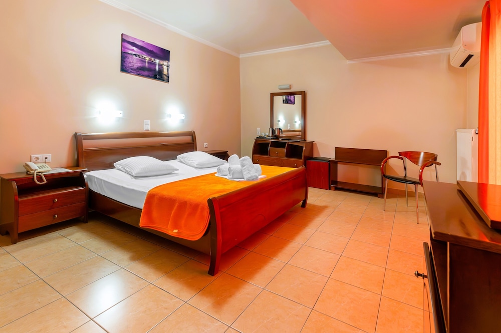 Faros 1 Hotel 22/67