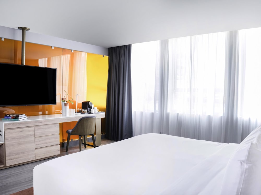 SUPERIOR, KING BED