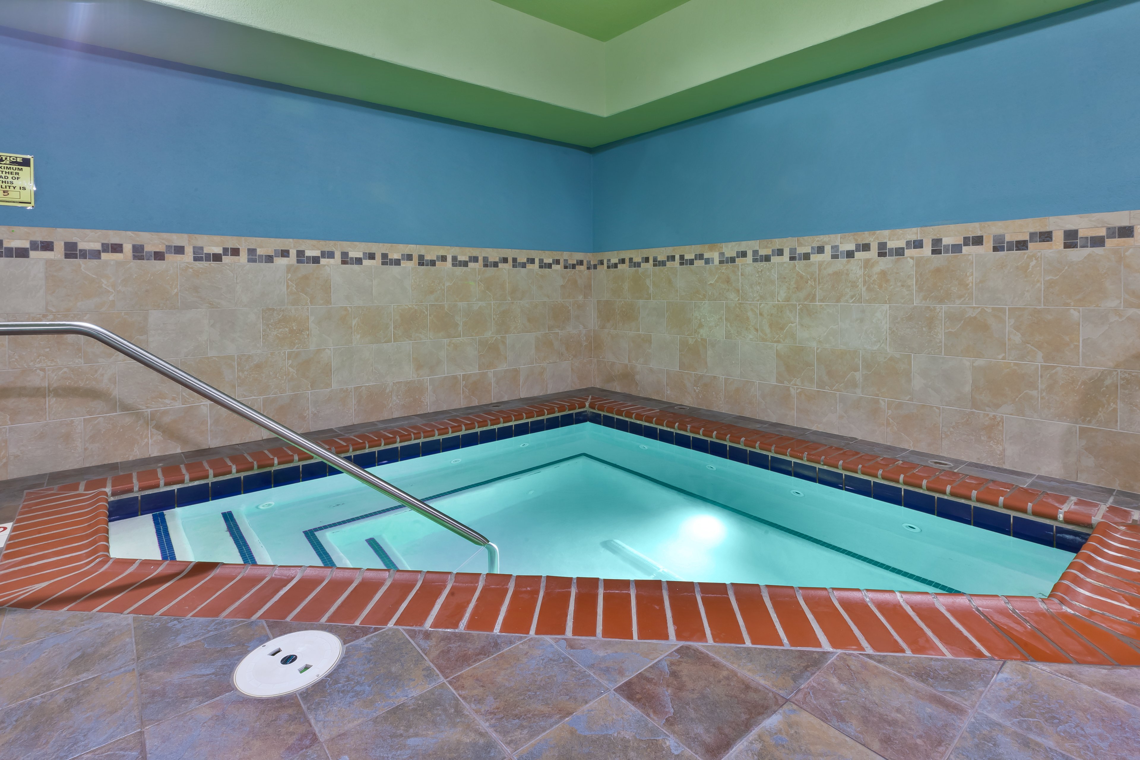 Holiday Inn Express And Suites Effingham 12/26