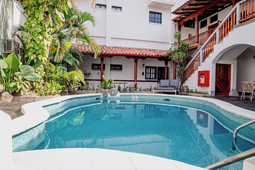 Hotel Colonial Granada 46/48