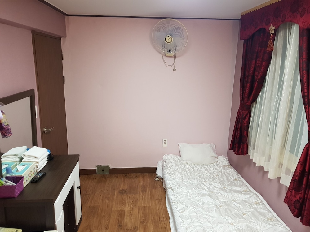 A Ji Hostel 11/35