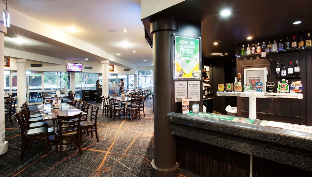 Vale Hotel 37/42