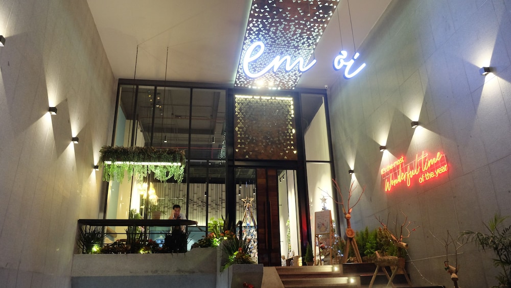 Em Oi Hotel 5/49