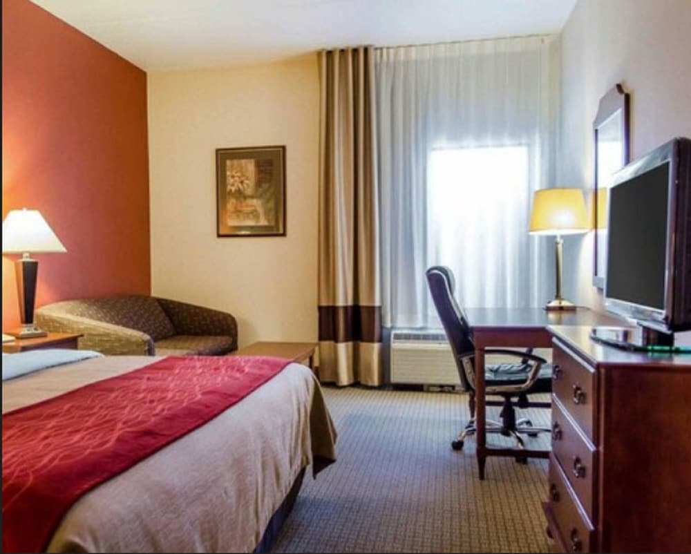Comfort Inn and Suites York, PA 16/44