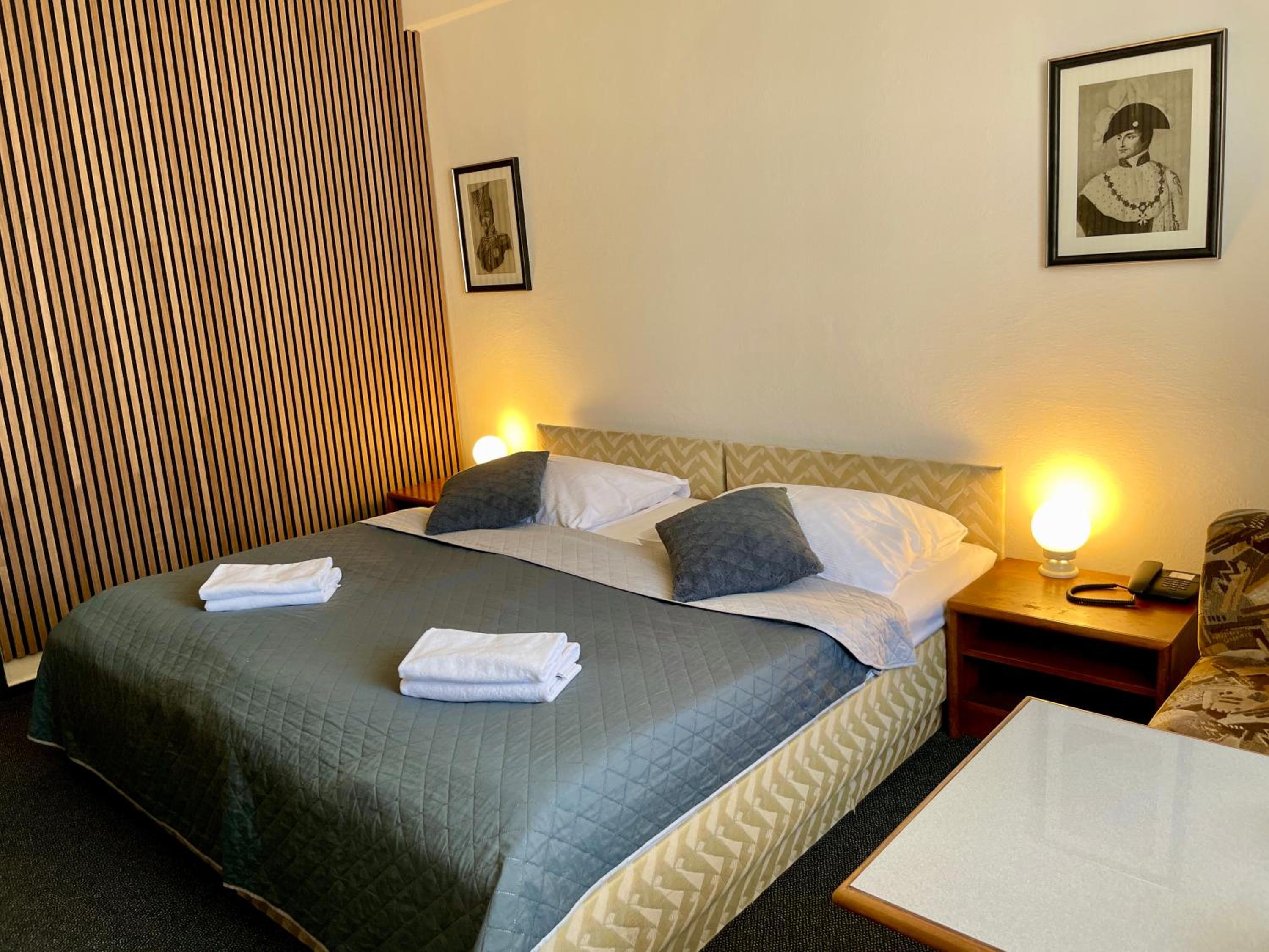 Room, Double or Twin Bed, Castle View